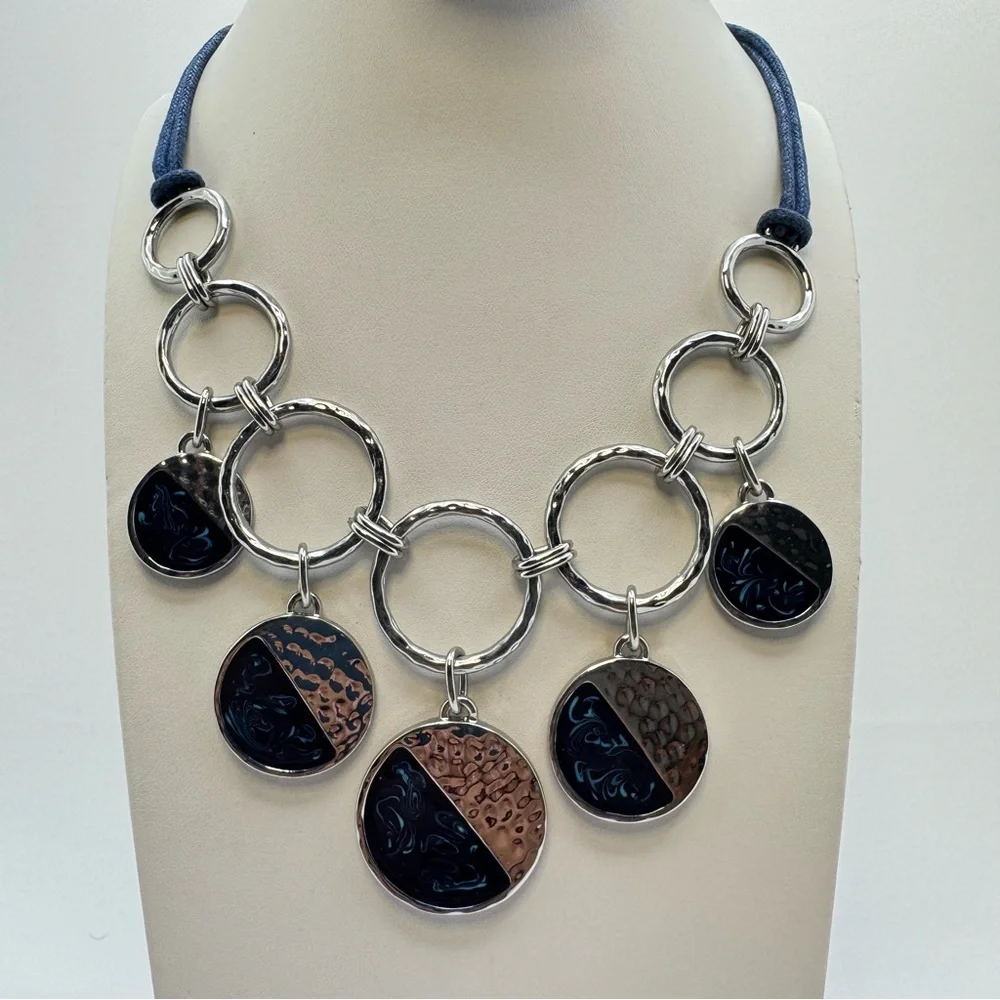 Chico’s Silver Tone Hammered Finish Blue Swirl Enamel Statement Necklace Discs